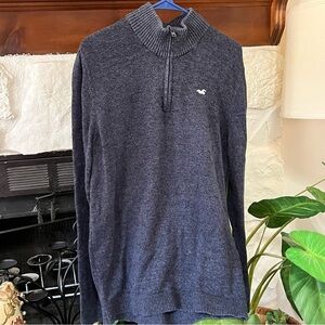 Hollister Men's Blue Zip-Up Sweater Size Large